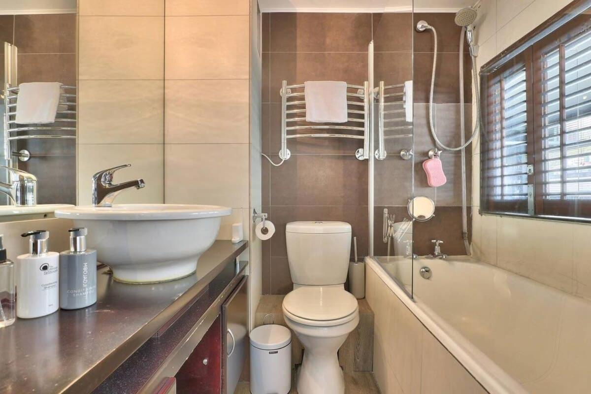 Montclair 60B Apartment Cape Town Exterior photo